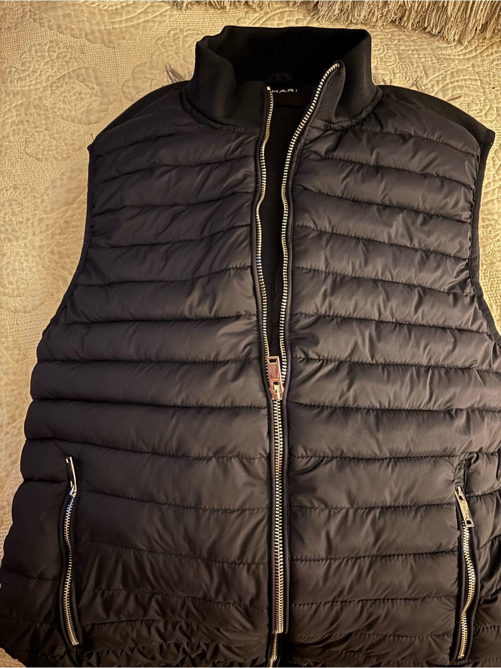 Tahari Men's Black Quilted Puffer Vest with Zip Pockets
